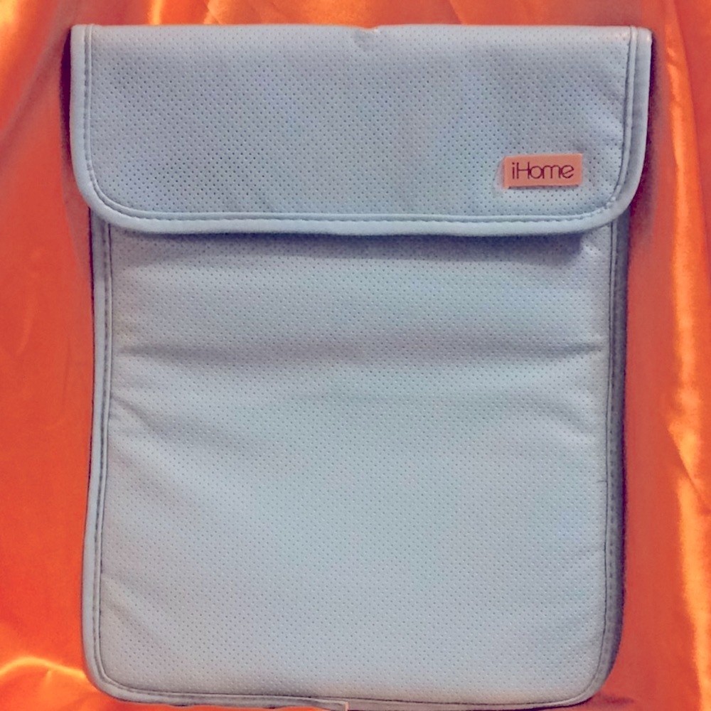 13” Leather Protective sleeve, magnetic flap, NWT